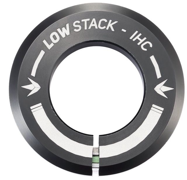 Vairo kolonėlė Blunt Low Stack IHC Black