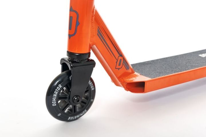 Triukinis paspirtukas Dominator Cadet Orange Black