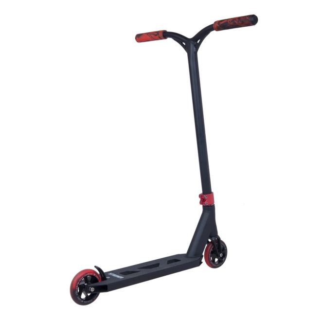 Triukinis paspirtukas Striker Lux Black Red