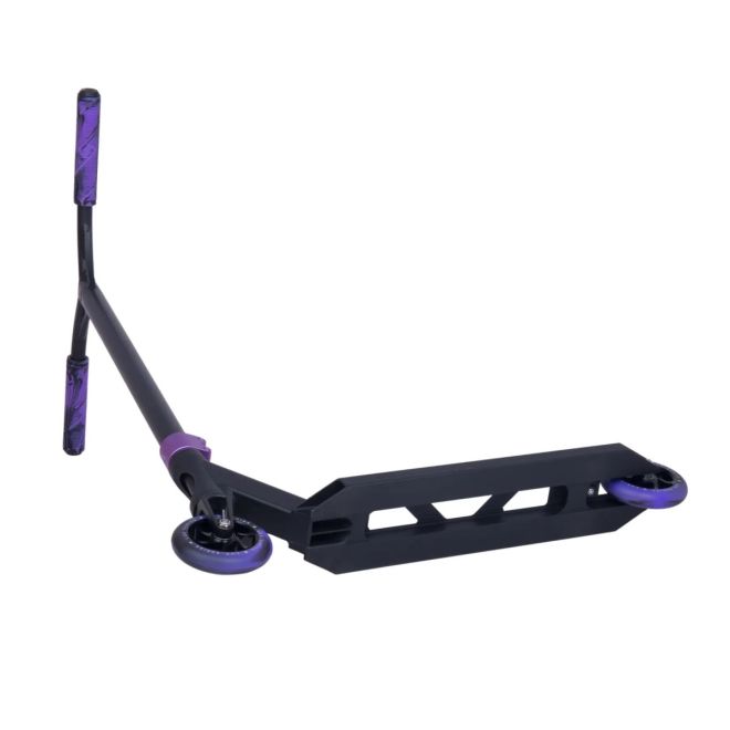 Triukinis paspirtukas Striker Lux Black Purple
