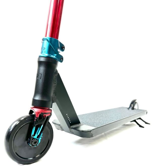 Triukinis paspirtukas UrbanArtt Champ "L" Red Blue Black